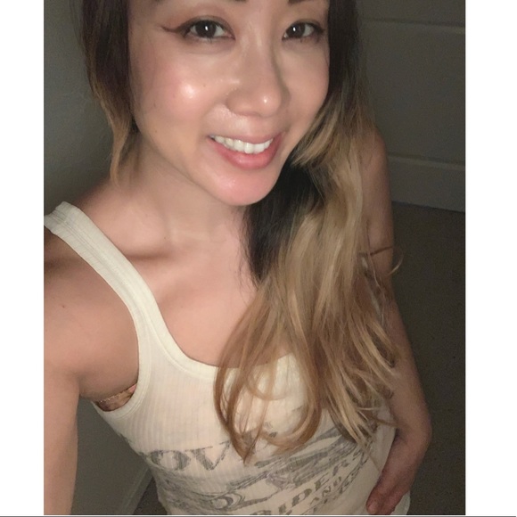 Meet your Posher, Kristin - Picture 2 of 5